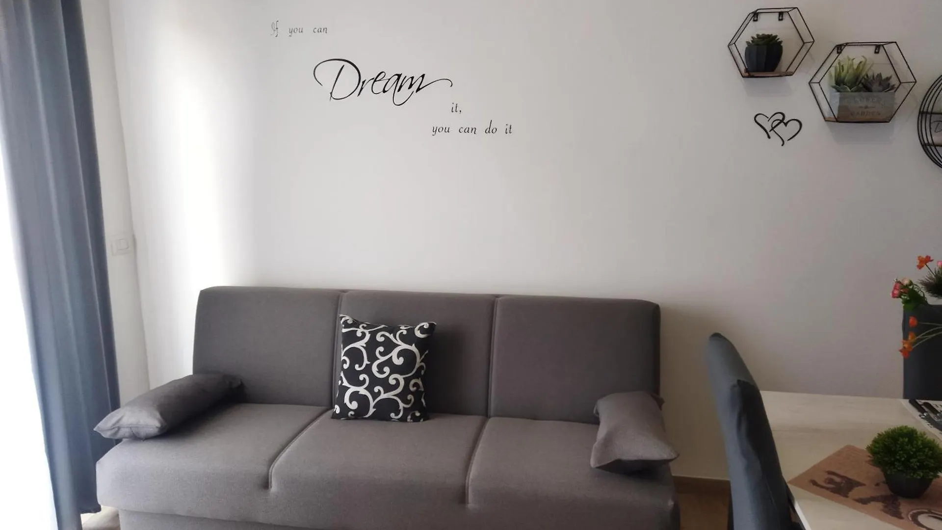 Fabio House Alloggio Per Uso Turistico Fiumicino Apartment