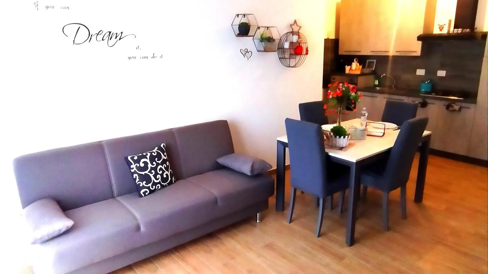 Apartment Fabio House Alloggio Per Uso Turistico Fiumicino